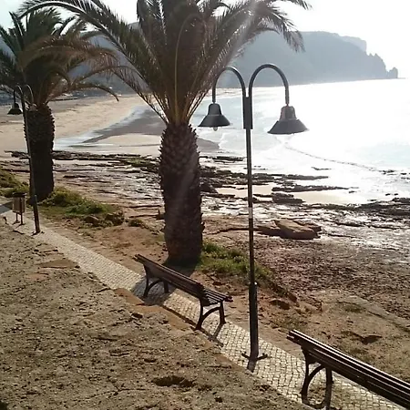 Front/waterside Vakantiehuis Luz