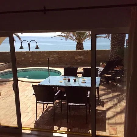 Front/waterside Holiday home