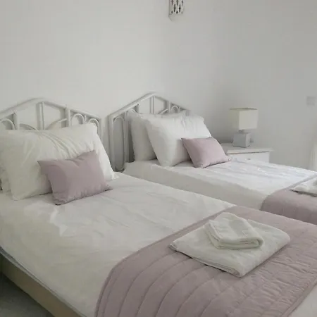 Front/waterside Vakantiehuis *