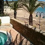 Front/waterside Holiday home