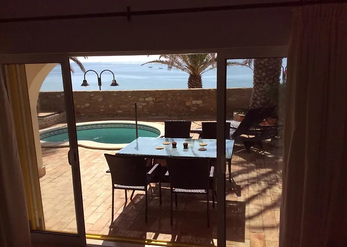 Front/waterside Tatil Evi